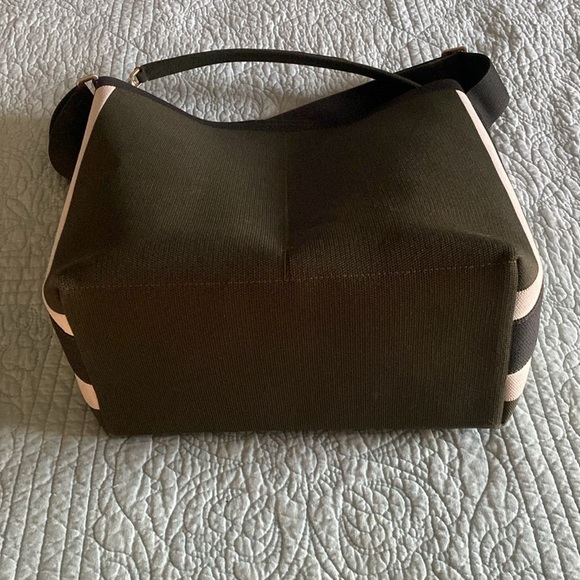 Rothy’s Forest Green Bucket Bag - Picture 4 of 4